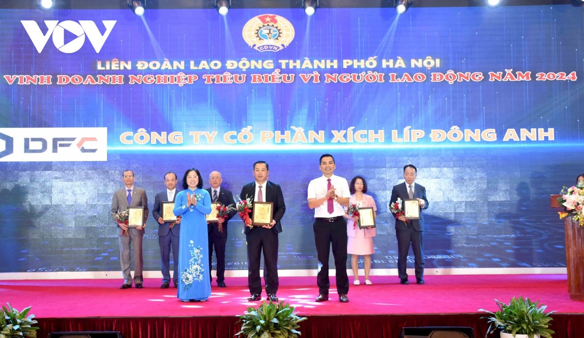 ha noi ton vinh 100 guong sang kien, sang tao va doanh nghiep tieu bieu hinh anh 2