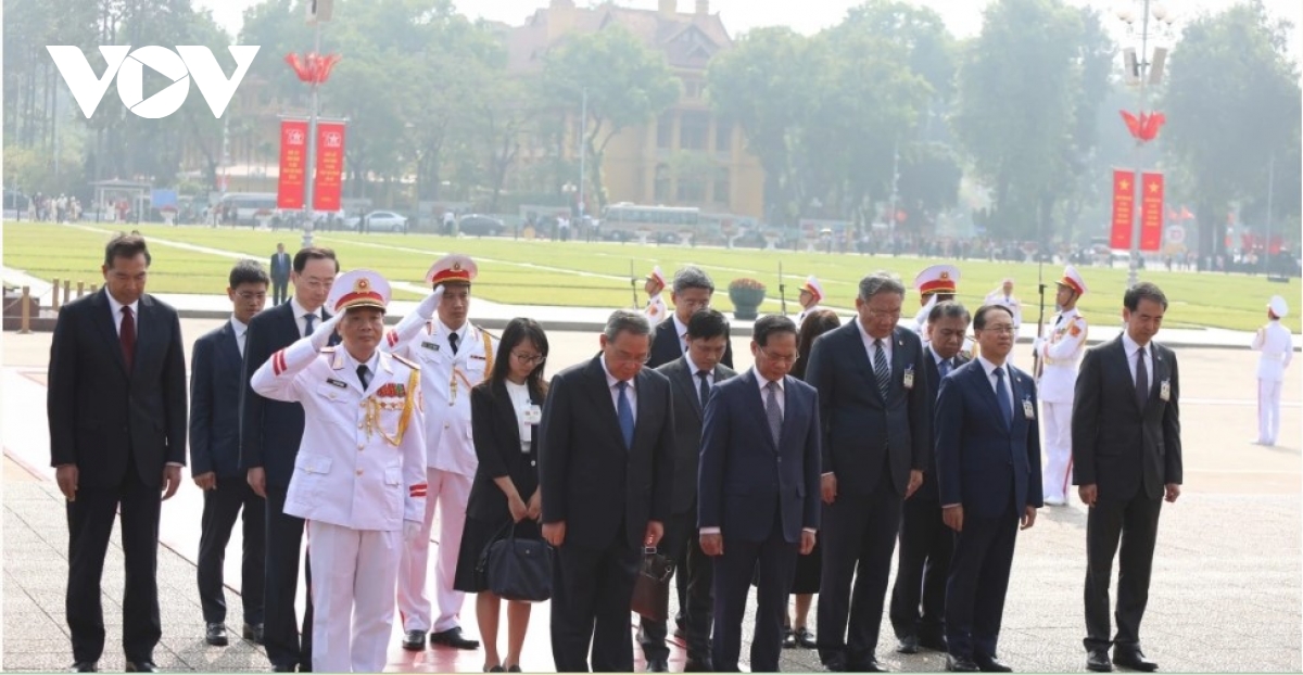 welcome ceremony held for chinese premier in hanoi picture 2