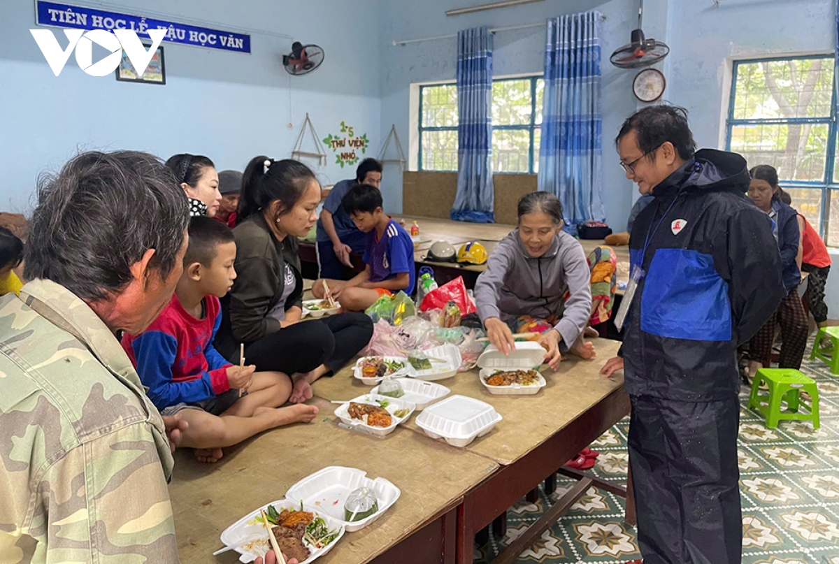 Đà nẵng khẩn trương dọn cây gẫy đổ chủ động đối phó mưa lũ hình ảnh 1 Da nang khan truong don cay gay do chu dong doi pho mua lu hinh anh 1