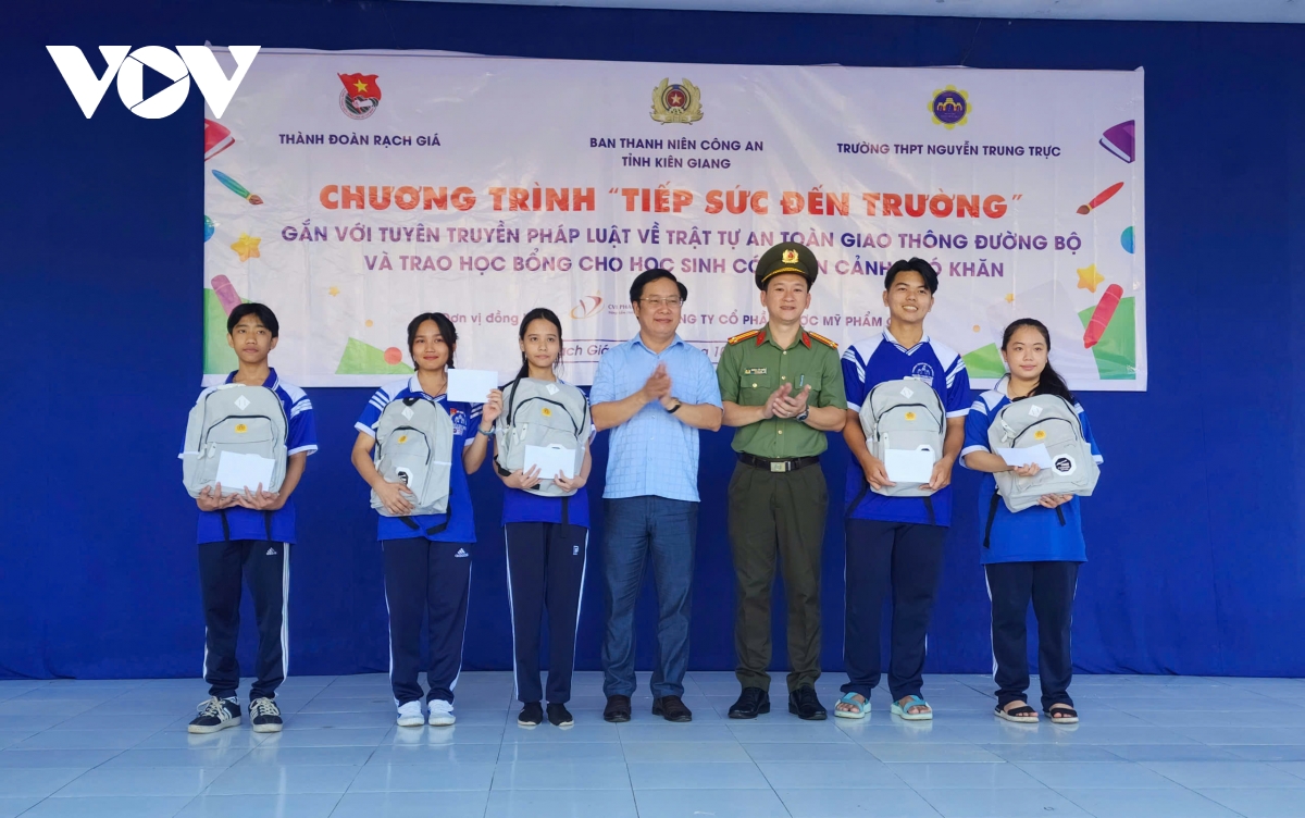 Kiên Giang phổ biến giáo dục pháp luật về trật tự, ATGT cho học sinh