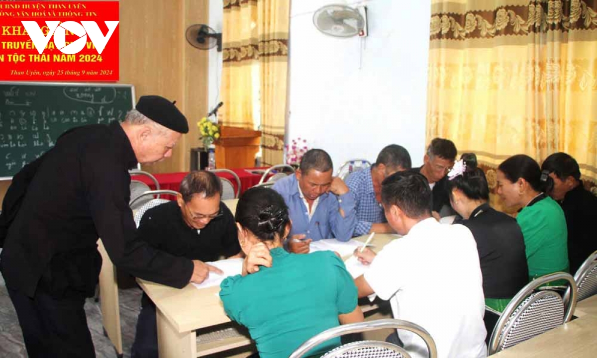 truyền dạy để bảo tồn, phát huy bản sắc văn hoá dân tộc ở lai châu hình ảnh 4 truyen day de bao ton, phat huy ban sac van hoa dan toc o lai chau hinh anh 4