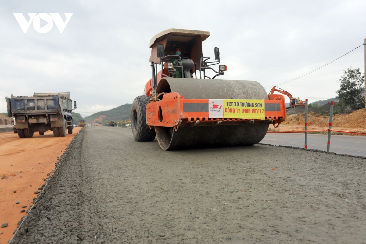 Đảm bảo an toàn tuyến cao tốc Hòa Liên-Túy Loan khi vừa thi công vừa khai thác