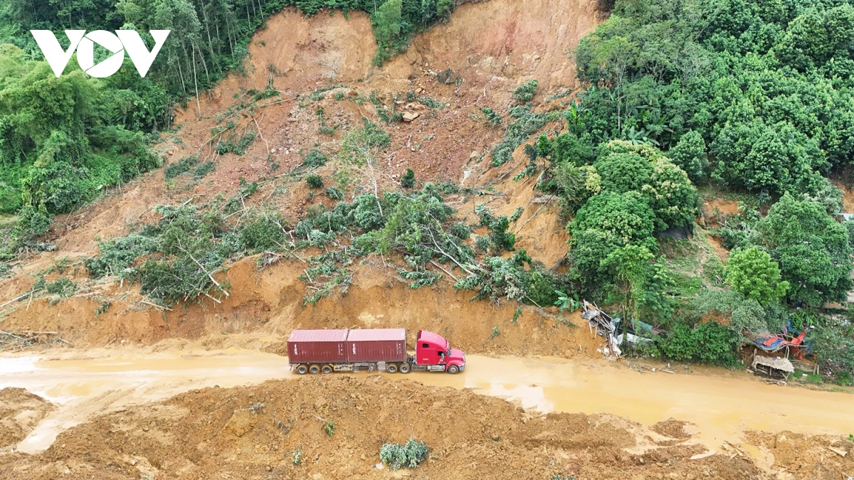 ha giang thong xe khu vuc sat lo km 49 quoc lo 2 hinh anh 2