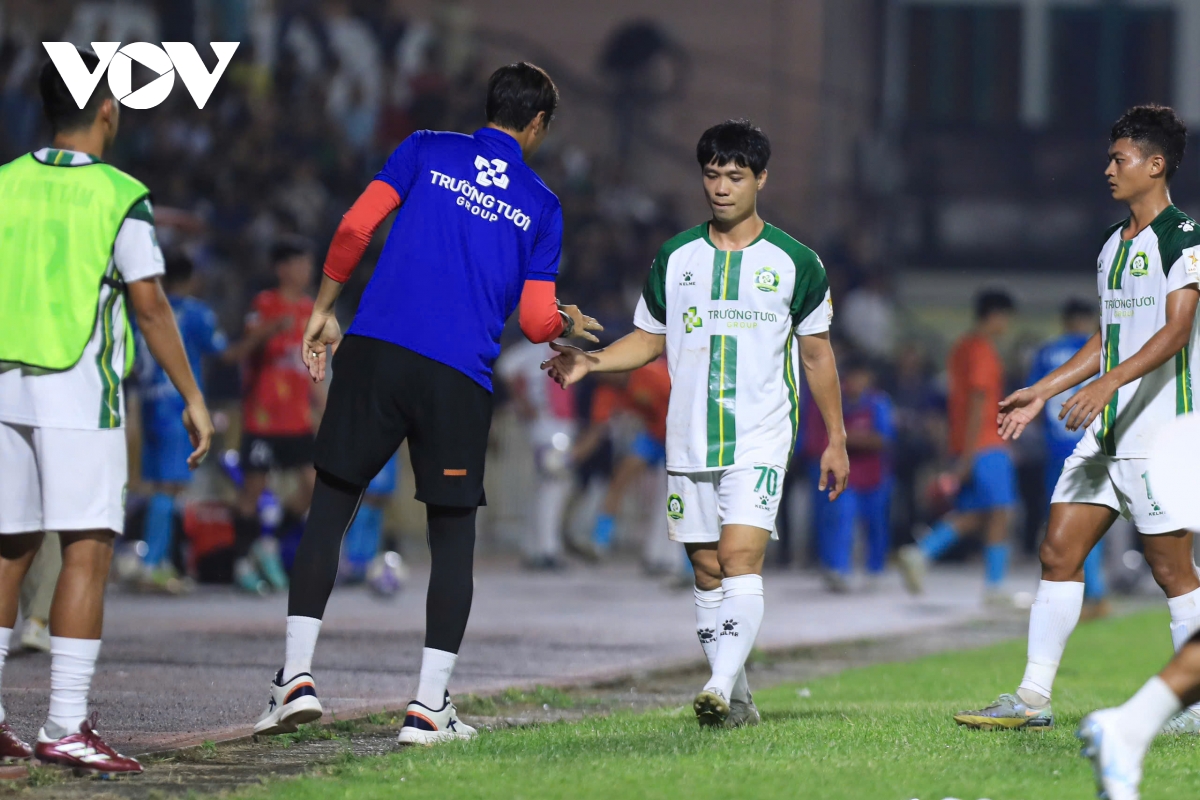 công phượng mờ nhạt, bình phước gây thất vọng ngày ra quân giải hạng nhất quốc gia hình ảnh 16 cong phuong mo nhat, binh phuoc gay that vong ngay ra quan giai hang nhat quoc gia hinh anh 16