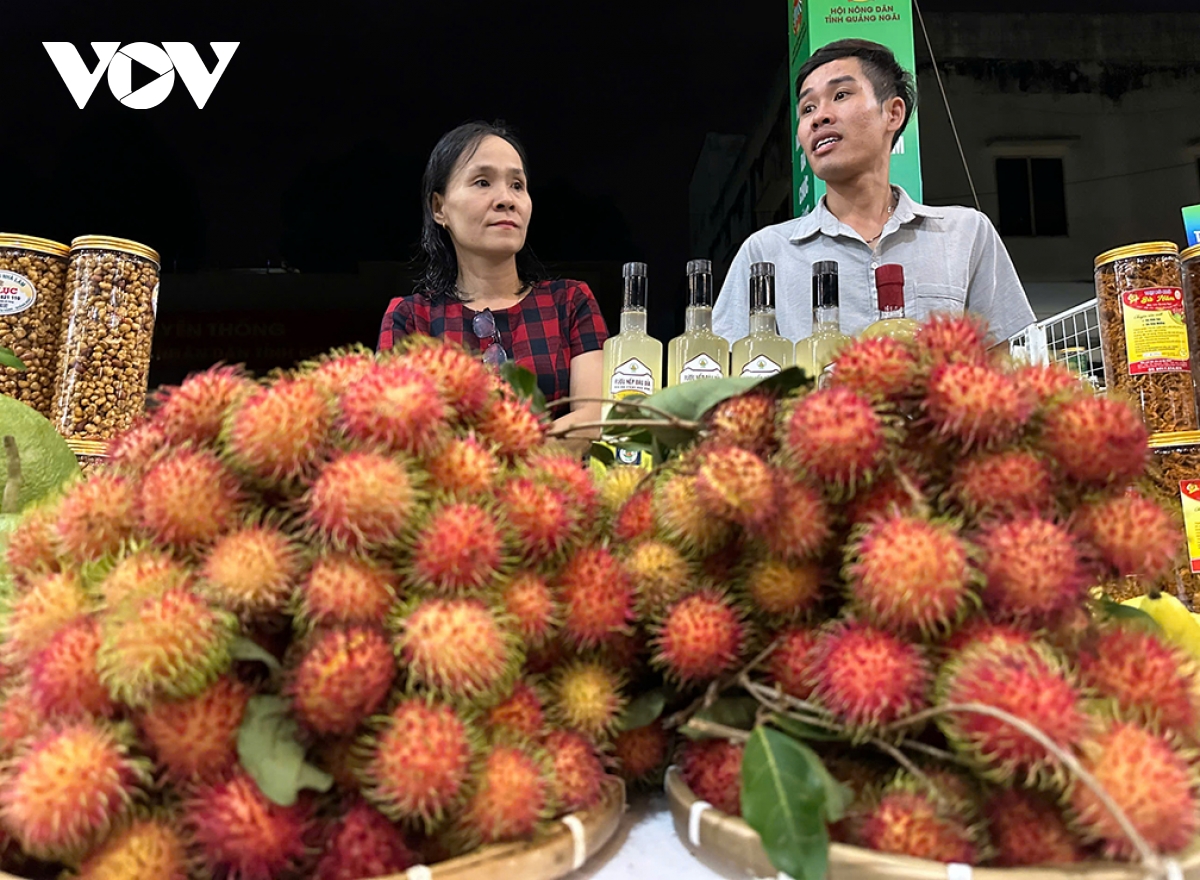 Dua nong san cua dong bao dan toc thieu so xuong pho hinh anh 3