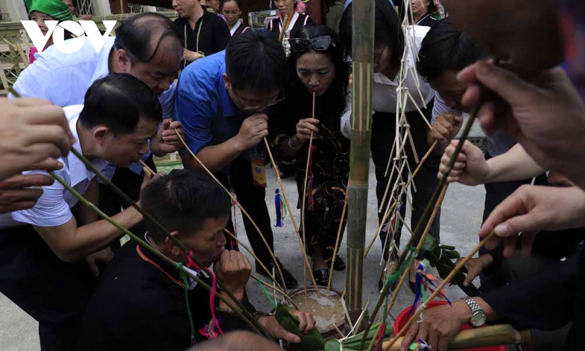 truyền dạy để bảo tồn, phát huy bản sắc văn hoá dân tộc ở lai châu hình ảnh 6 truyen day de bao ton, phat huy ban sac van hoa dan toc o lai chau hinh anh 6