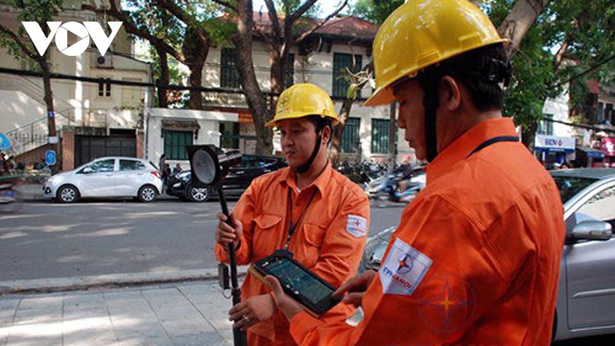 Giá điện tăng và nỗi lo thường trực của người dân, doanh nghiệp