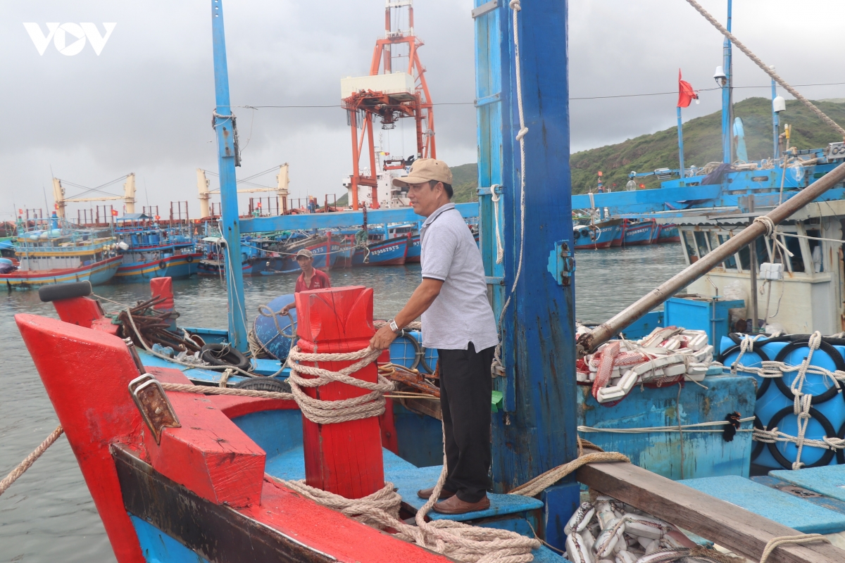ngu dan gap kho khi khai thac ca ngu van chieu dai toi thieu 500mm hinh anh 3