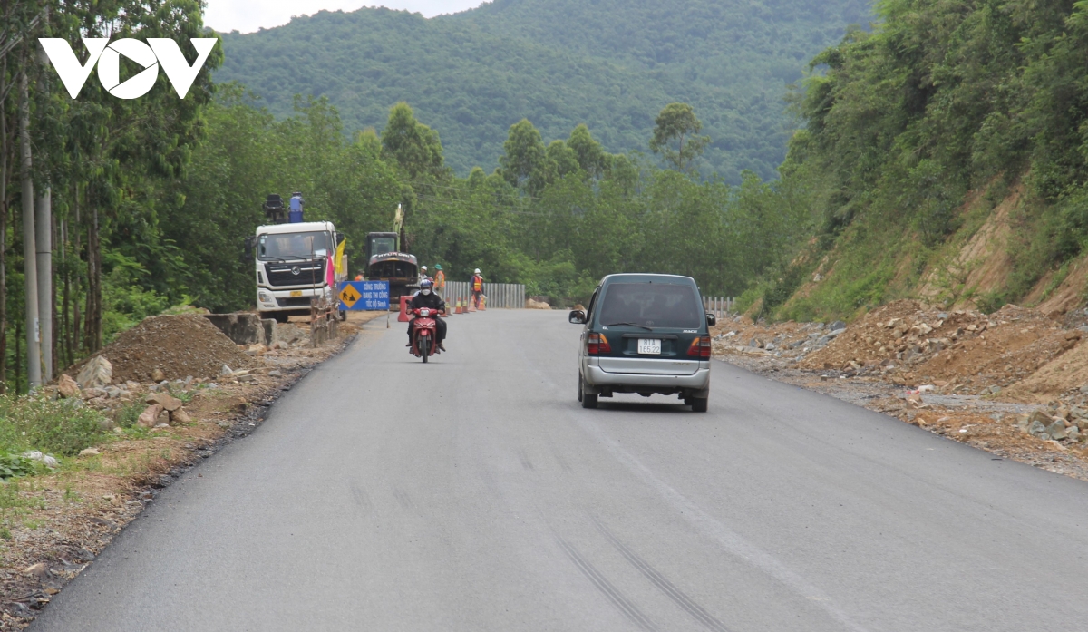 tăng tốc thi công mở rộng quốc lộ 19 qua đèo an khê, bình Định hình ảnh 4 tang toc thi cong mo rong quoc lo 19 qua deo an khe, binh Dinh hinh anh 4