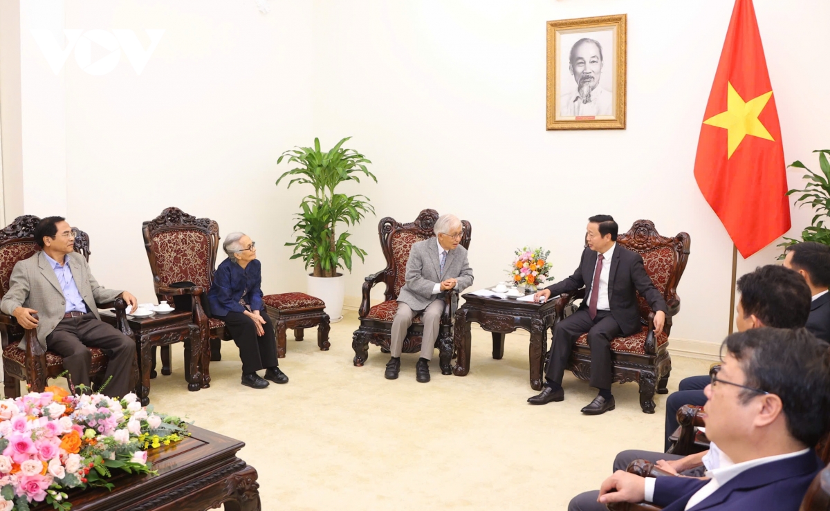 phó thủ tướng trần hồng hà tiếp vợ chồng giáo sư trần thanh vân hình ảnh 1 pho thu tuong tran hong ha tiep vo chong giao su tran thanh van hinh anh 1
