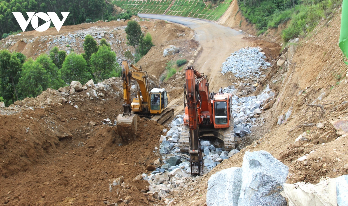 tăng tốc thi công mở rộng quốc lộ 19 qua đèo an khê, bình Định hình ảnh 10 tang toc thi cong mo rong quoc lo 19 qua deo an khe, binh Dinh hinh anh 10