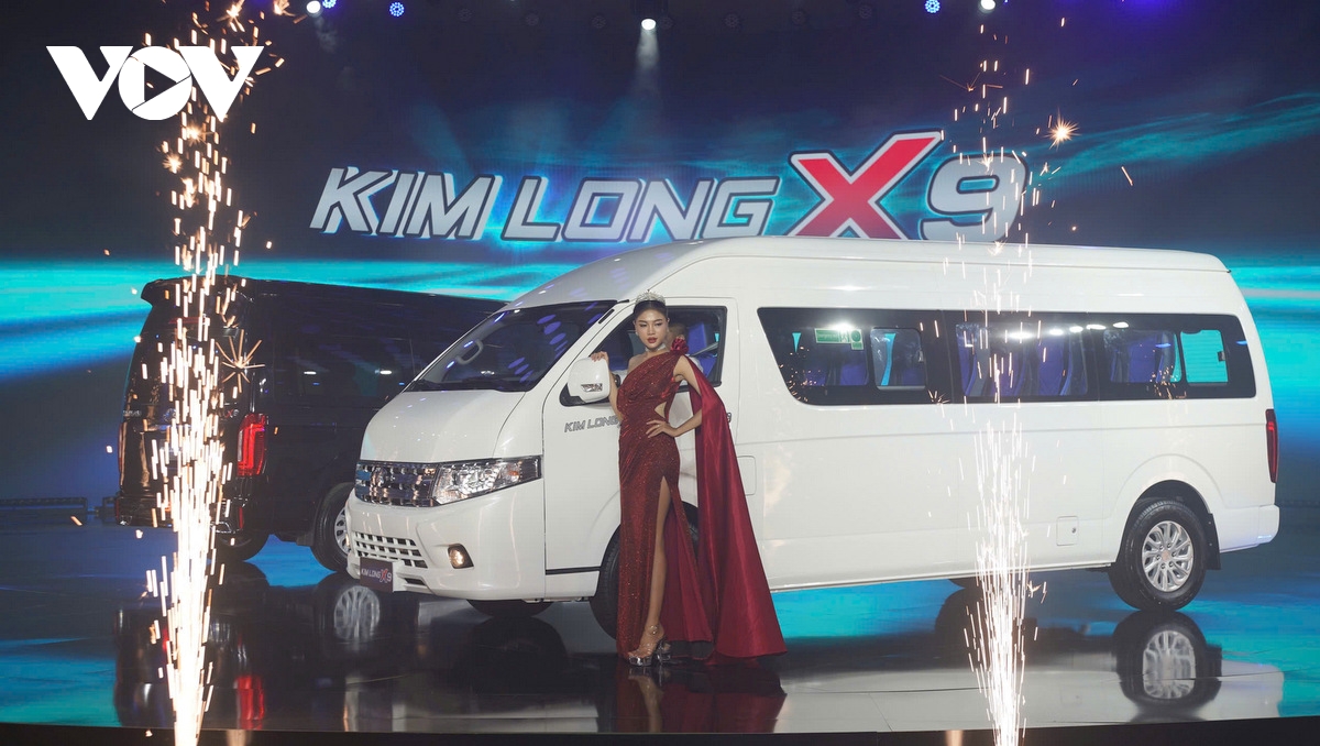 ra mat dong xe minibus kimlong x9 hinh anh 1