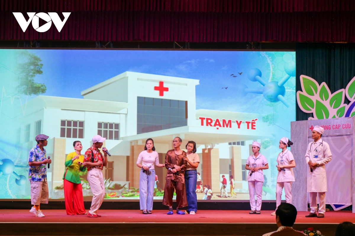 tôn vinh những công việc thầm lặng của các y bác sỹ tuyến cơ sở hình ảnh 2 ton vinh nhung cong viec tham lang cua cac y bac sy tuyen co so hinh anh 2