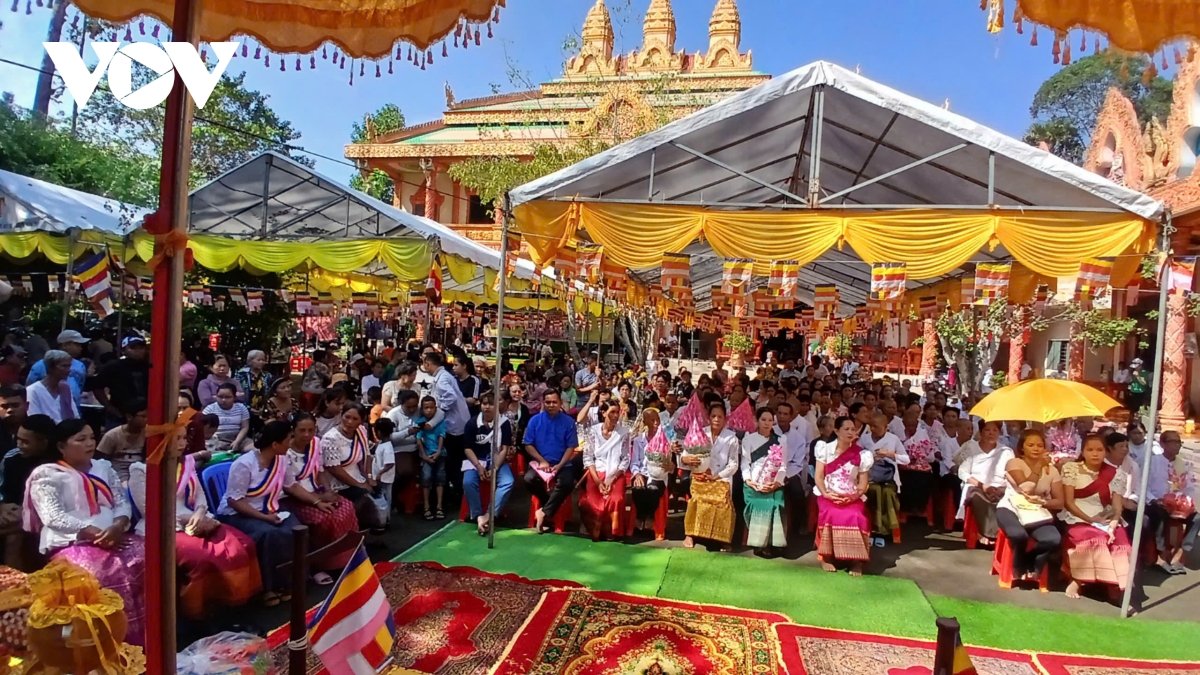 net dep le kathina cua dong bao khmer o vinh long hinh anh 1