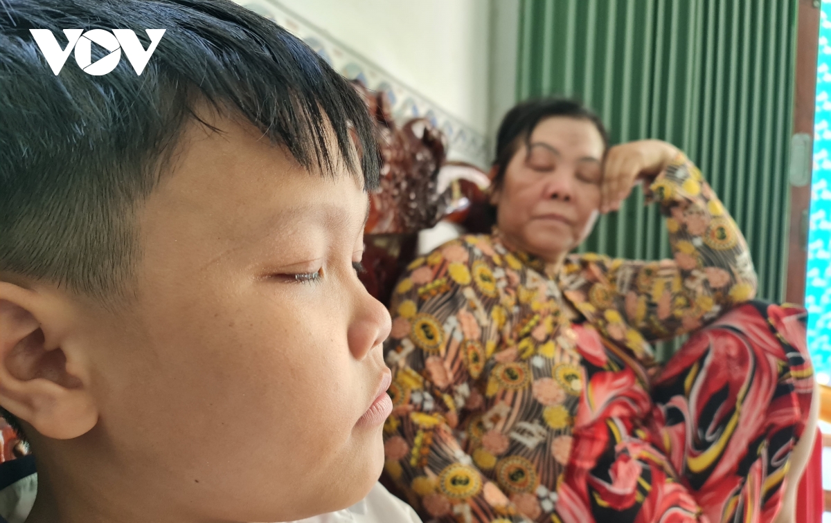 Làng quê buồn hiu, khoảng trống lòng người