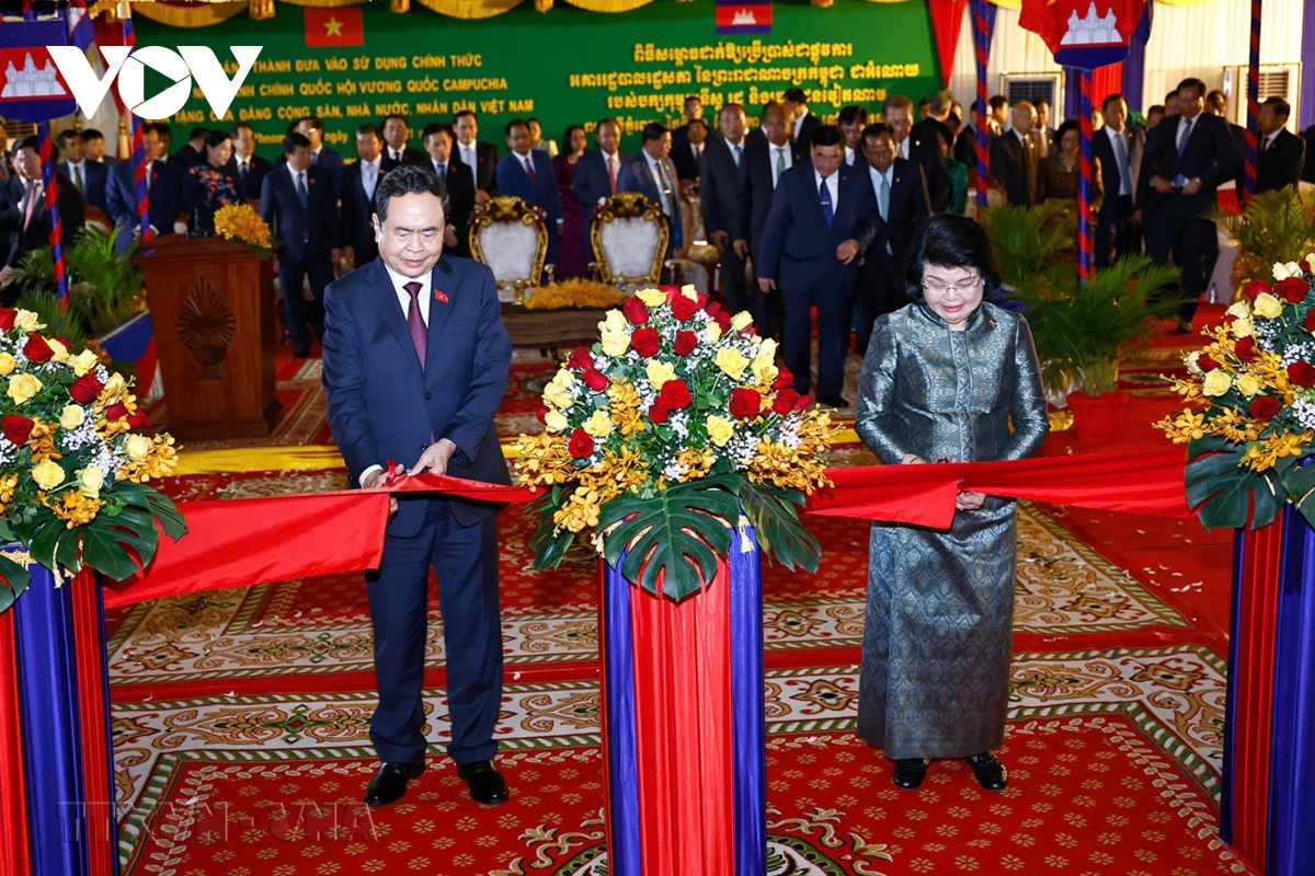 chủ tịch quốc hội dự lễ khánh thành tòa nhà hành chính quốc hội campuchia hình ảnh 1 chu tich quoc hoi du le khanh thanh toa nha hanh chinh quoc hoi campuchia hinh anh 1