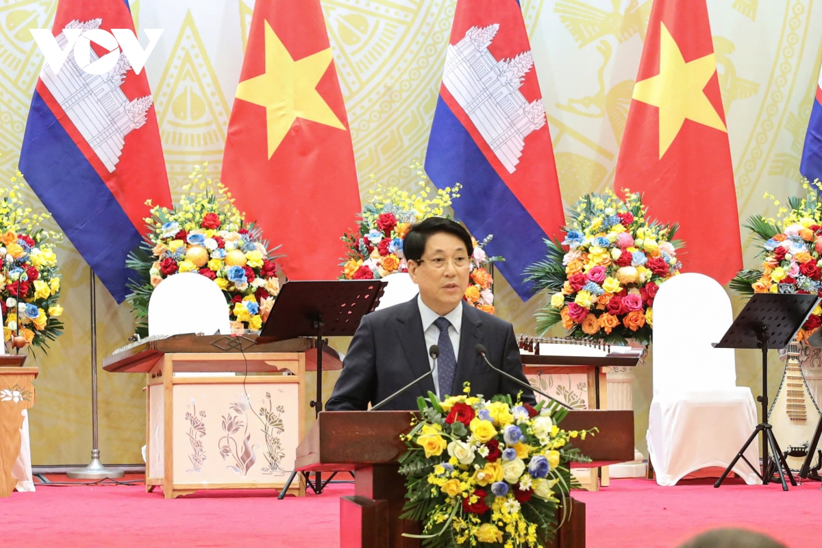 chủ tịch nước lương cường chủ trì chiêu đãi trọng thể quốc vương campuchia hình ảnh 1 chu tich nuoc luong cuong chu tri chieu dai trong the quoc vuong campuchia hinh anh 1