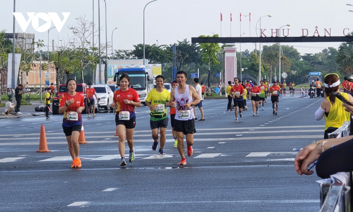 hơn 6.000 vận động viên tranh tài giải marathon - cà mau 2024 hình ảnh 3 hon 6.000 van dong vien tranh tai giai marathon - ca mau 2024 hinh anh 3