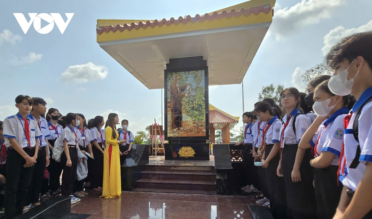 Cà Mau: Khánh thành bia kỷ niệm Bác Hồ với cây vú sữa miền Nam