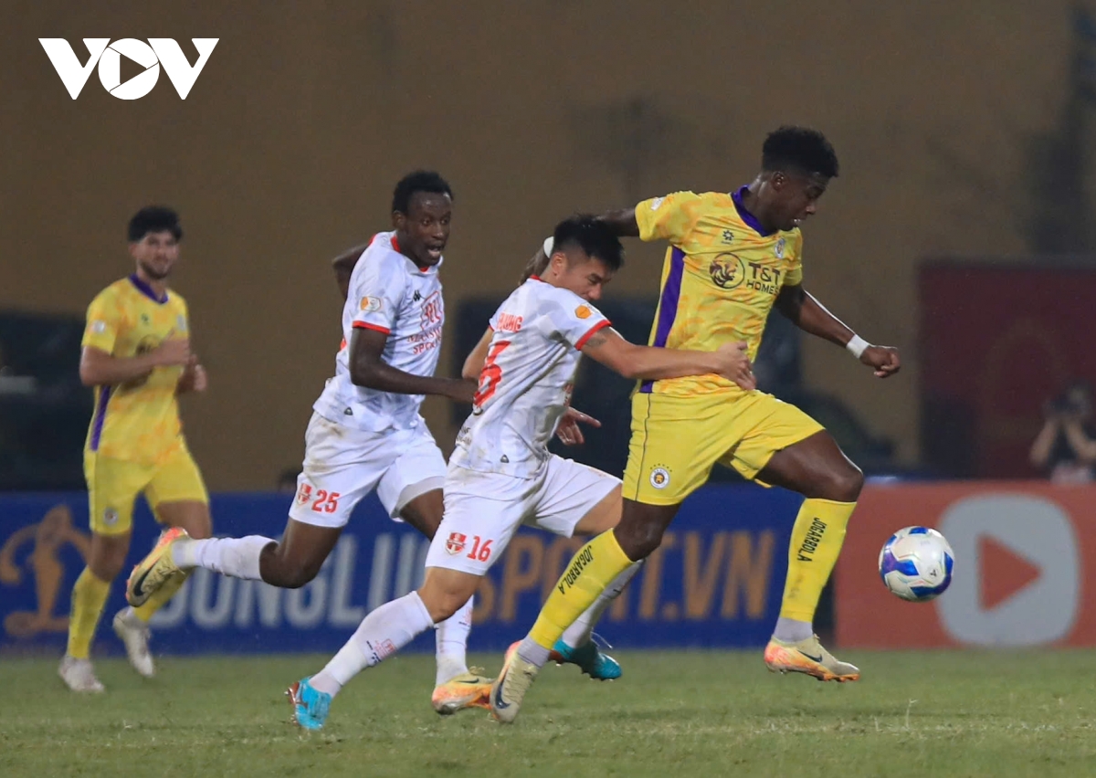 ha noi fc chia diem cay dang cung hai phong trong ngay van quyet di vao lich su v-league hinh anh 16