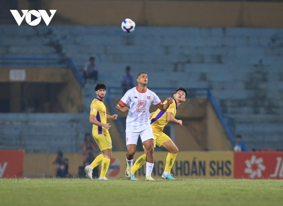 ha noi fc chia diem cay dang cung hai phong trong ngay van quyet di vao lich su v-league hinh anh 9