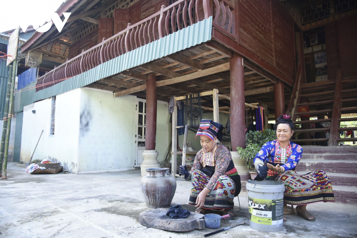 hanh trinh det tho cam dan toc lao tu nguyen lieu tu nhien den san pham tinh hoa hinh anh 12