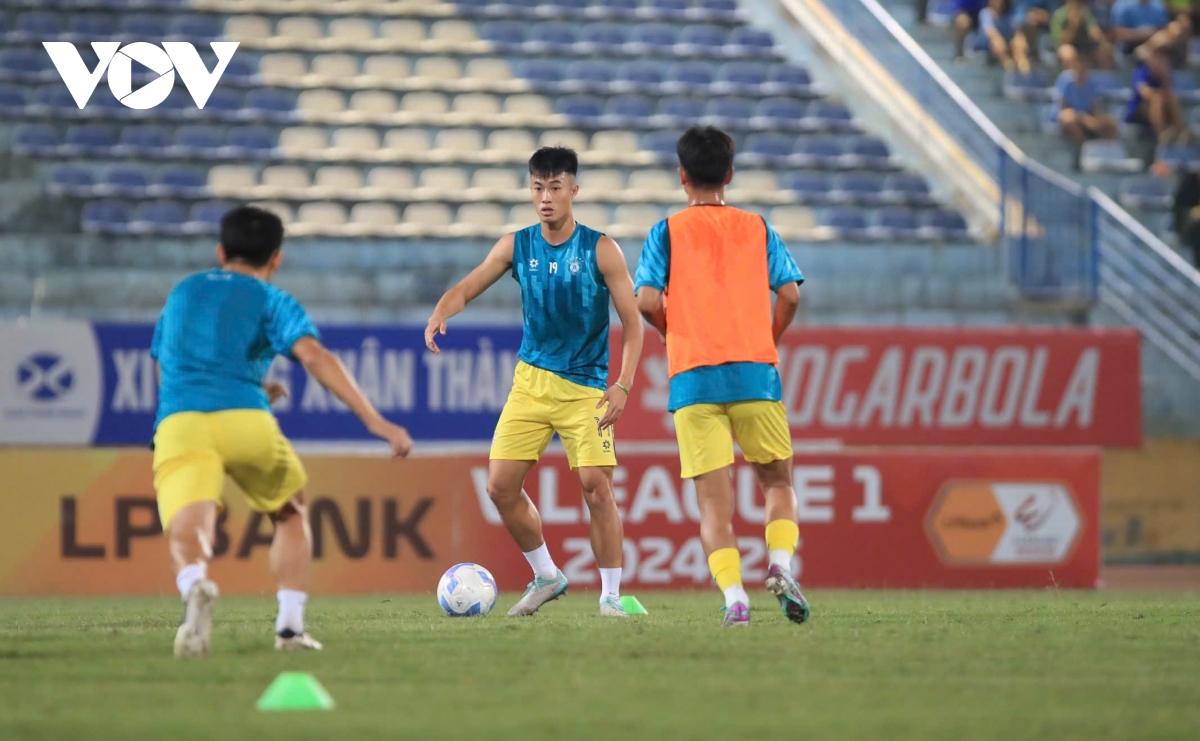 ha noi fc chia diem cay dang cung hai phong trong ngay van quyet di vao lich su v-league hinh anh 6