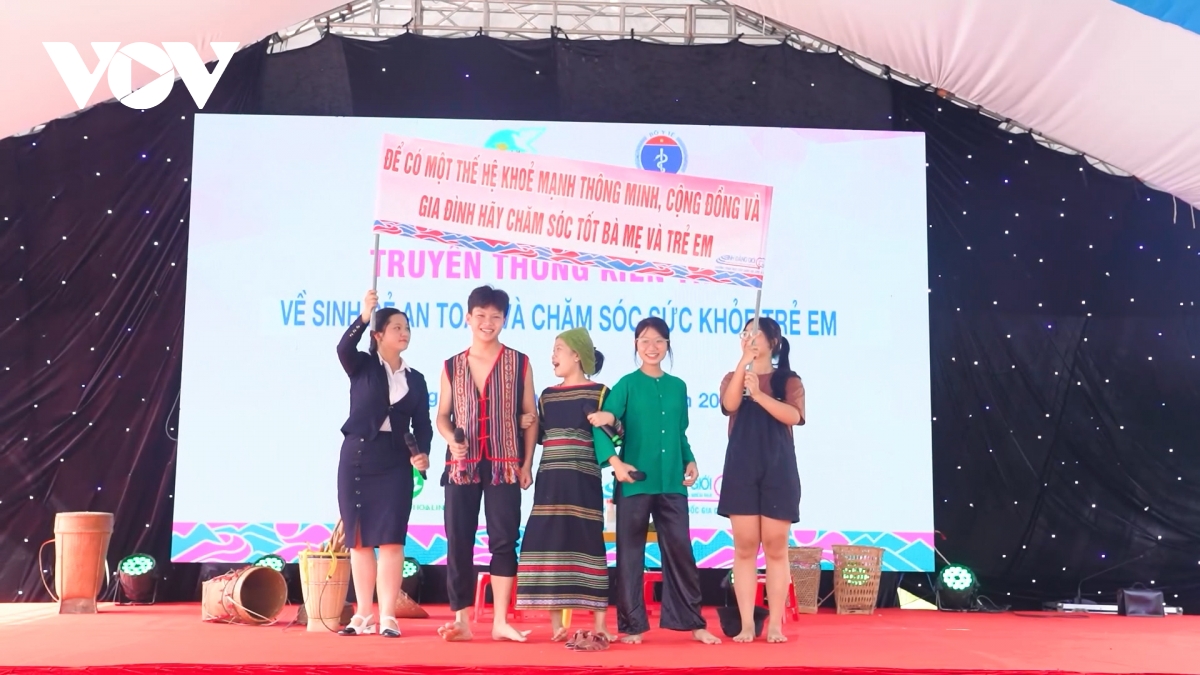 quảng nam nhiều giải pháp giảm thiểu kết hôn sớm trong vùng dân tộc thiểu số hình ảnh 3 quang nam nhieu giai phap giam thieu ket hon som trong vung dan toc thieu so hinh anh 3