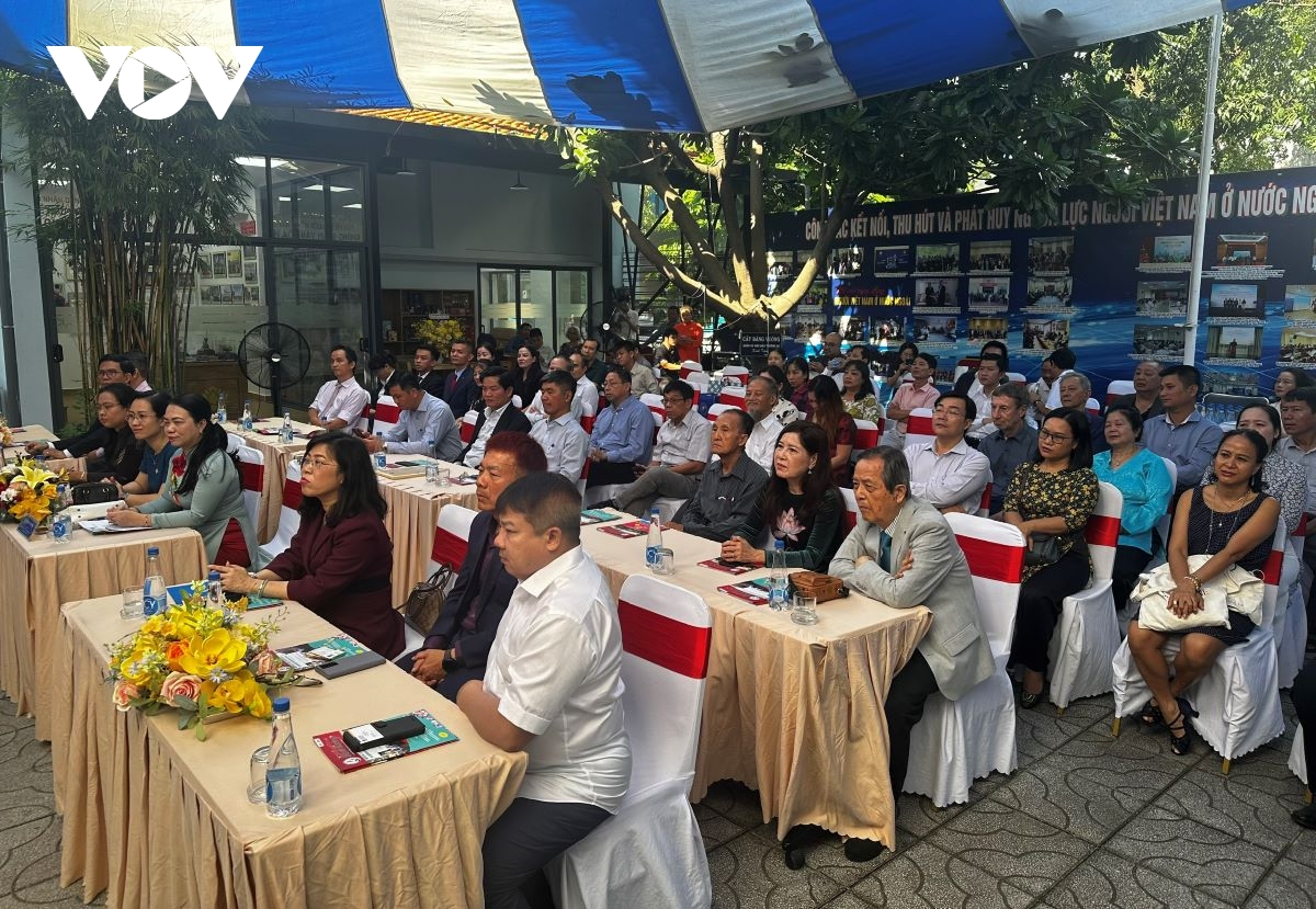 biểu dương chuyên gia, trí thức kiều bào có nhiều hiến kế cho tp.hcm hình ảnh 1 bieu duong chuyen gia, tri thuc kieu bao co nhieu hien ke cho tp.hcm hinh anh 1