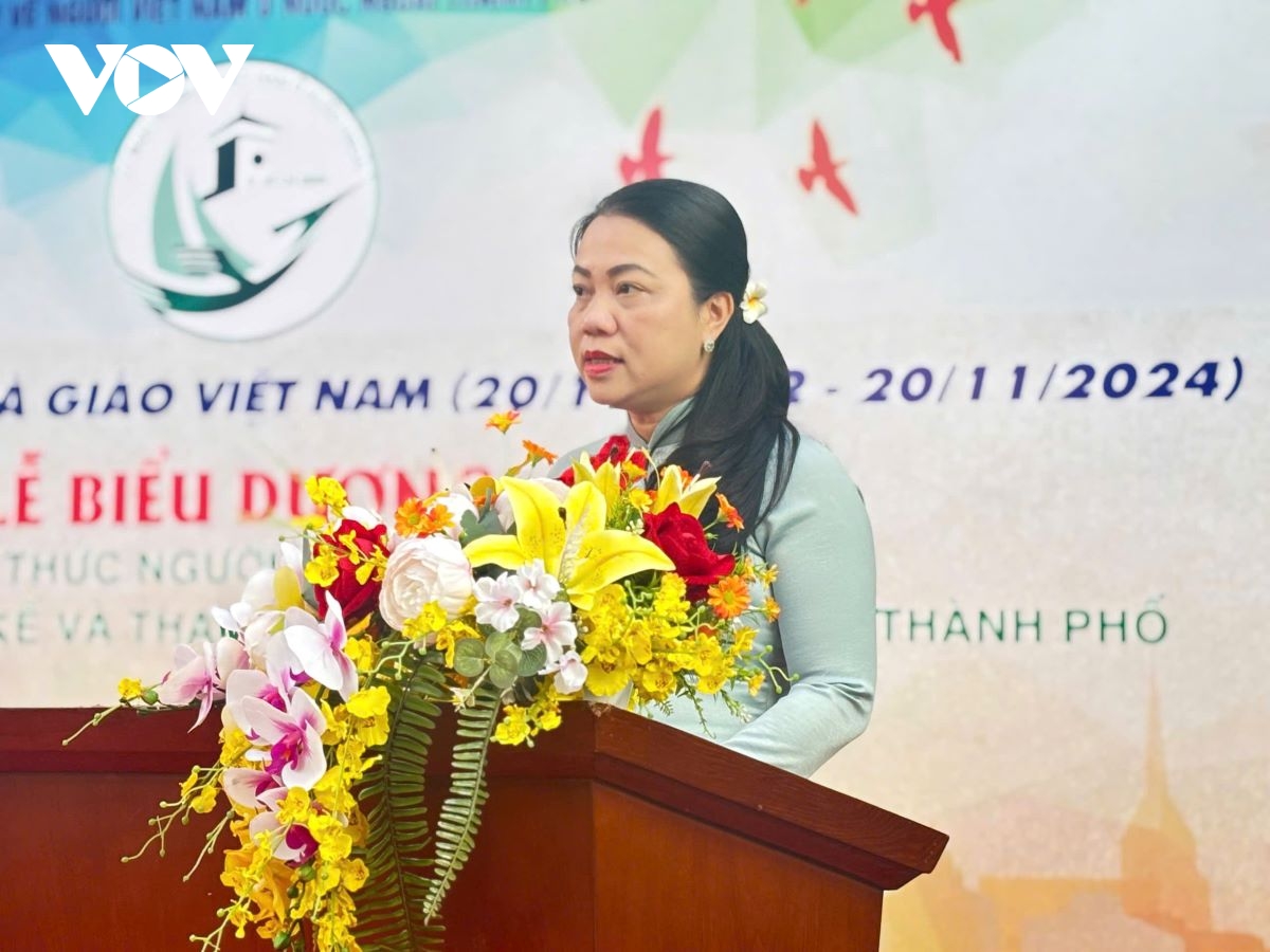biểu dương chuyên gia, trí thức kiều bào có nhiều hiến kế cho tp.hcm hình ảnh 2 bieu duong chuyen gia, tri thuc kieu bao co nhieu hien ke cho tp.hcm hinh anh 2
