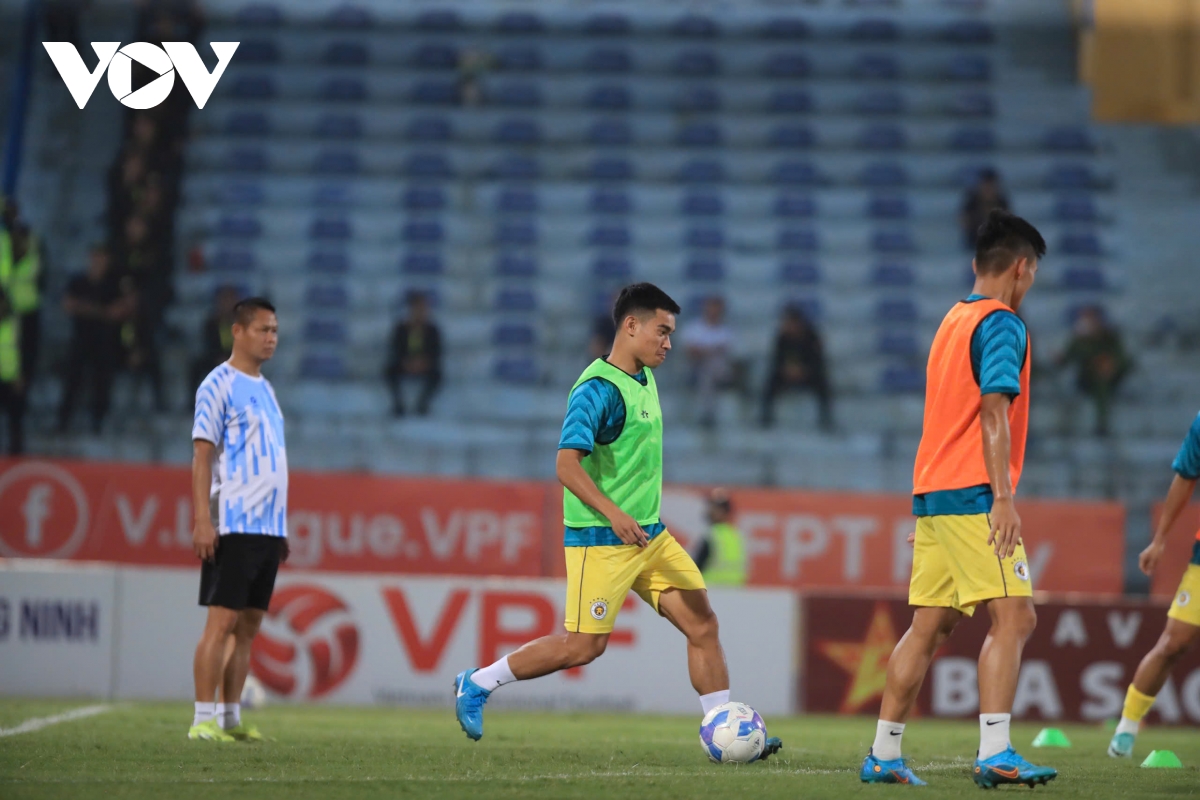 ha noi fc chia diem cay dang cung hai phong trong ngay van quyet di vao lich su v-league hinh anh 4