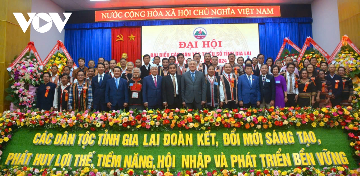 Ông Đỗ văn chiến dự Đại hội đại biểu các dân tộc thiểu số tỉnh gia lai hình ảnh 2 Ong Do van chien du Dai hoi dai bieu cac dan toc thieu so tinh gia lai hinh anh 2