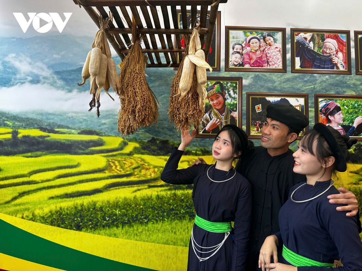 ngày hội vh,tt dl các dân tộc vùng Đông bắc không gian văn hóa đa sắc màu hình ảnh 6 ngay hoi vh,tt dl cac dan toc vung Dong bac khong gian van hoa da sac mau hinh anh 6