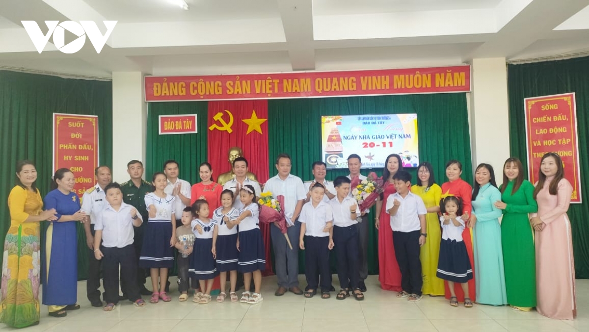 tri ân những người gieo chữ ở trường sa hình ảnh 1 tri an nhung nguoi gieo chu o truong sa hinh anh 1