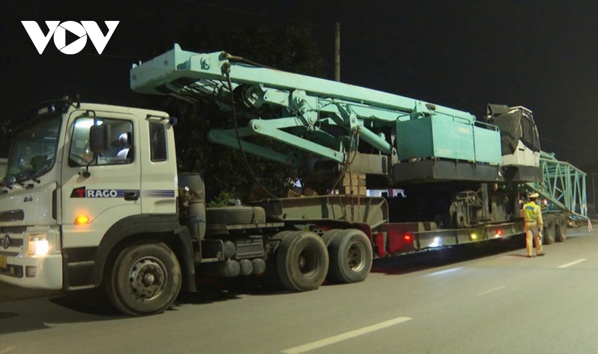 Xe chở hàng hóa siêu trường, siêu trọng gây mất an toàn giao thông