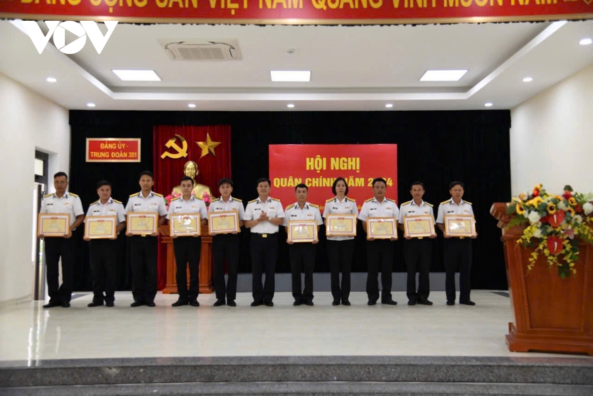 trung doan ra da 351 khong de sot lot muc tieu, bao ve vung chac bien dao hinh anh 2 trung doan ra da 351 khong de sot lot muc tieu, bao ve vung chac bien dao hinh anh 2