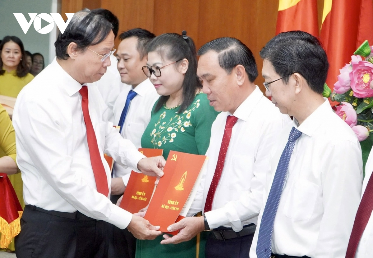bà rịa - vũng tàu bổ nhiệm nhiều cán bộ chủ chốt cấp sở hình ảnh 2 ba ria - vung tau bo nhiem nhieu can bo chu chot cap so hinh anh 2