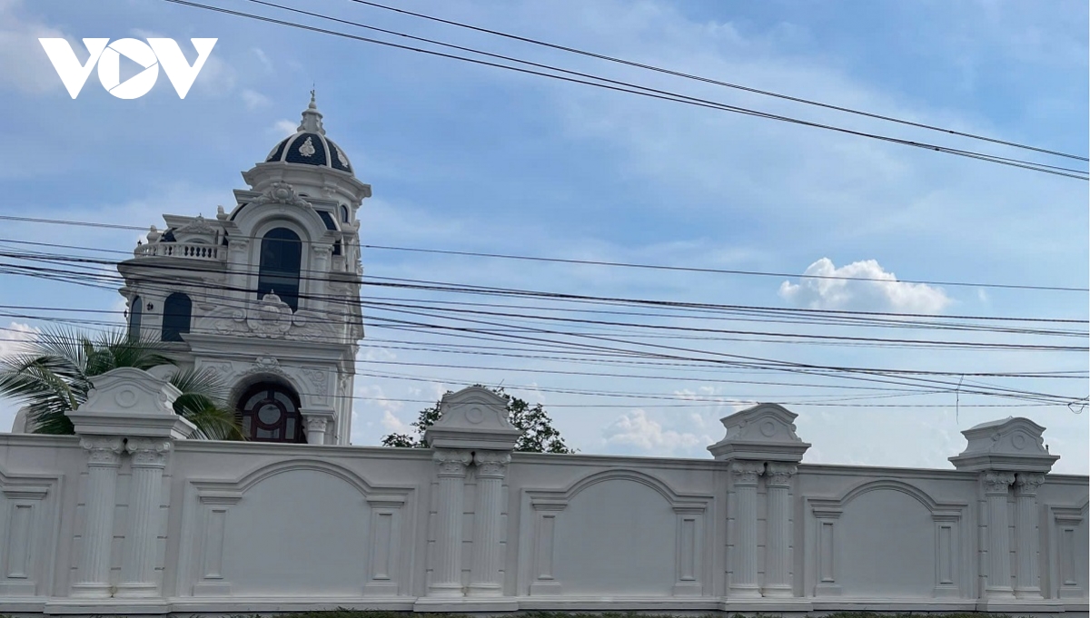 Chưa thể tháo dỡ biệt thự xây dựng trái phép trên đất nông nghiệp ở Bình Thuận