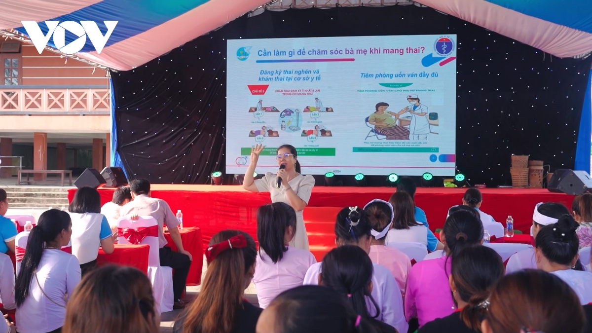 quảng nam nhiều giải pháp giảm thiểu kết hôn sớm trong vùng dân tộc thiểu số hình ảnh 1 quang nam nhieu giai phap giam thieu ket hon som trong vung dan toc thieu so hinh anh 1