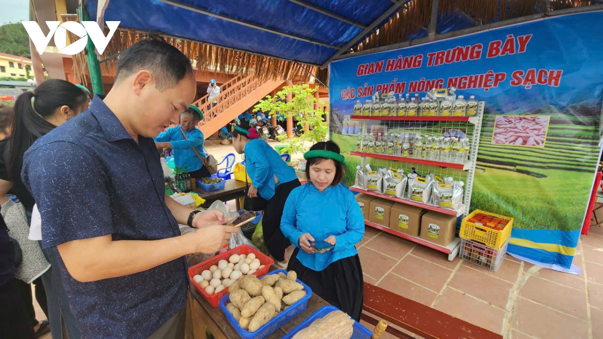 quảng ninh dành thêm nguồn lực cho vùng dân tộc thiểu số hình ảnh 2 quang ninh danh them nguon luc cho vung dan toc thieu so hinh anh 2