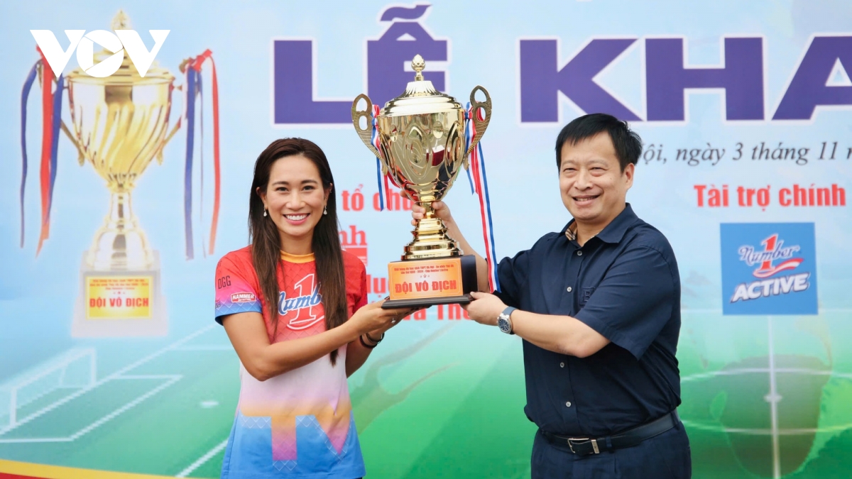 khai mac giai bong da hoc sinh thpt ha noi - cup bao an ninh thu do 2024 hinh anh 2