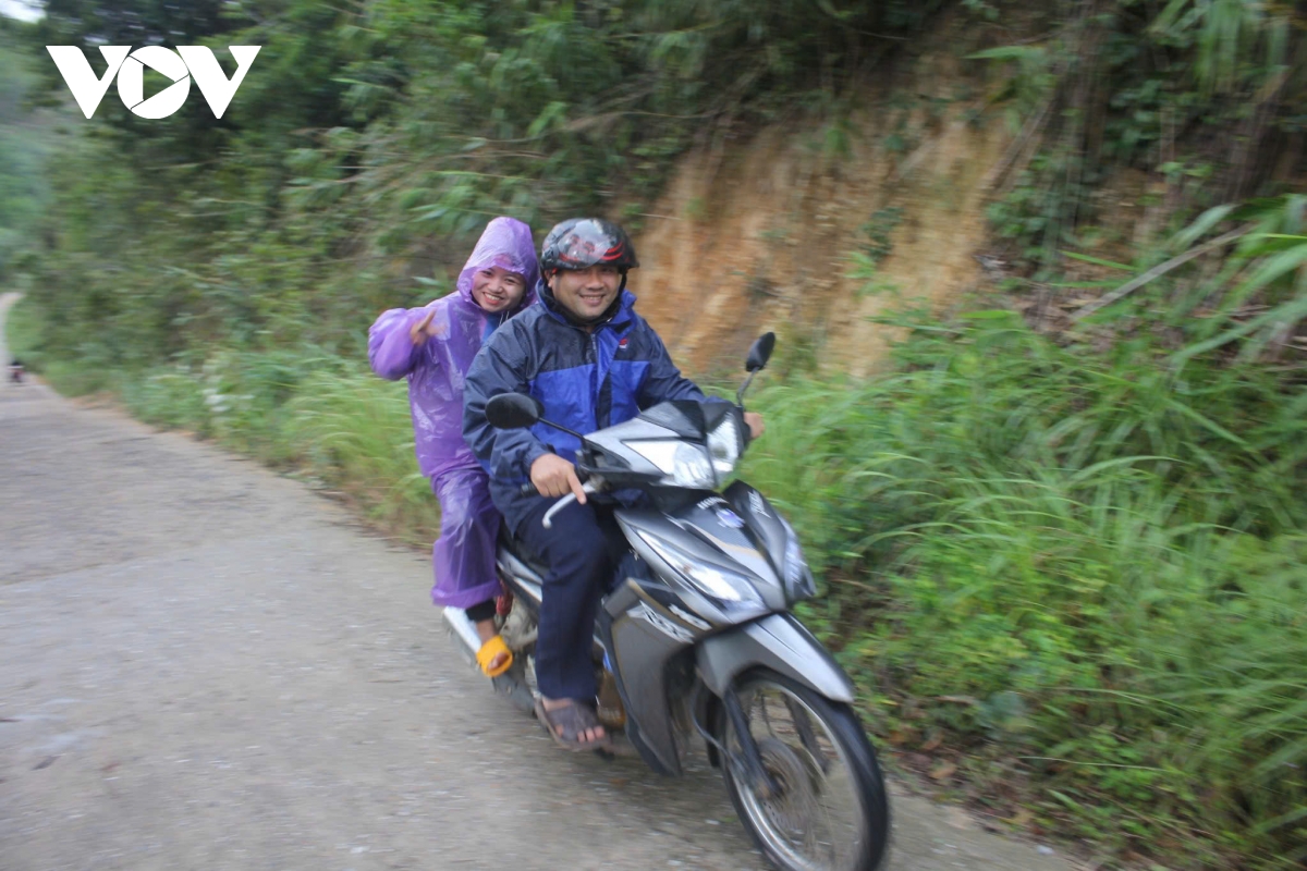 thầy cô giáo vùng sâu nỗ lực bám trường hình ảnh 2 thay co giao vung sau no luc bam truong hinh anh 2