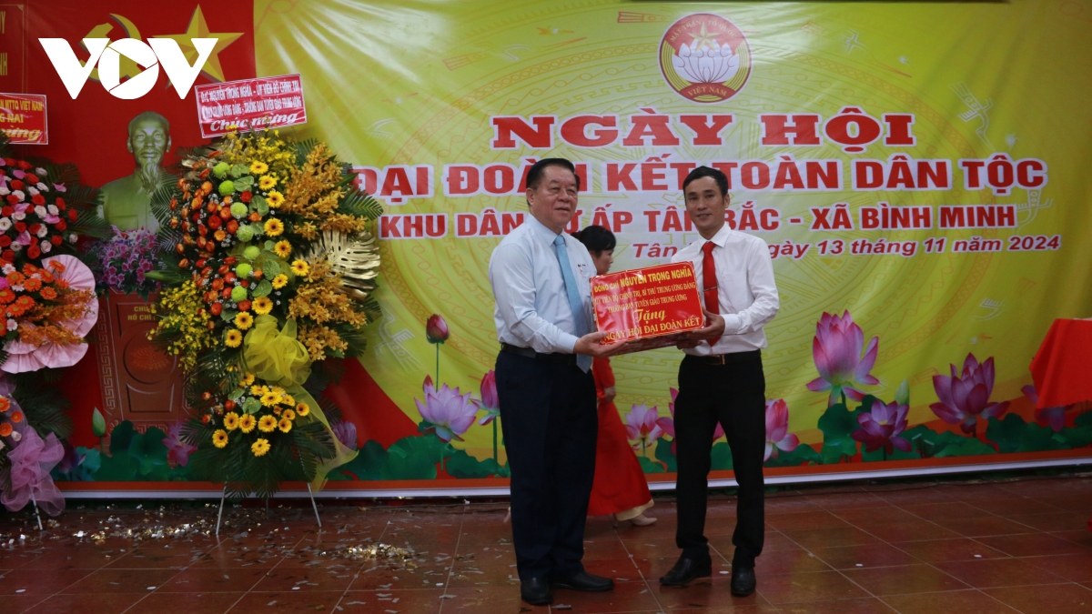 Ông nguyễn trọng nghĩa dự ngày hội đại đoàn kết và làm việc tại sân bay long thành hình ảnh 1 Ong nguyen trong nghia du ngay hoi dai doan ket va lam viec tai san bay long thanh hinh anh 1