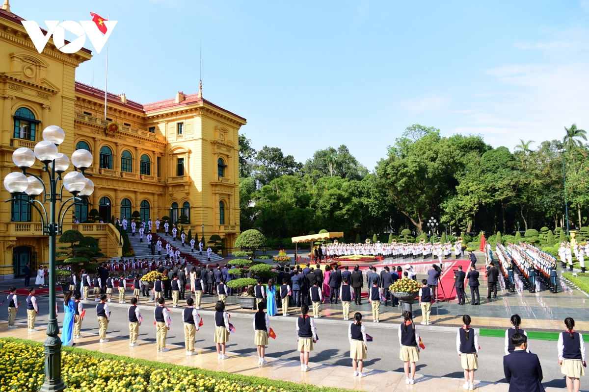 lễ đón trọng thể quốc vương campuchia thăm cấp nhà nước tới việt nam hình ảnh 1 le don trong the quoc vuong campuchia tham cap nha nuoc toi viet nam hinh anh 1