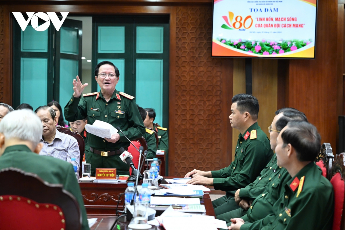 cong tac chinh tri duoc xac dinh la linh hon, mach song cua quan doi viet nam hinh anh 4