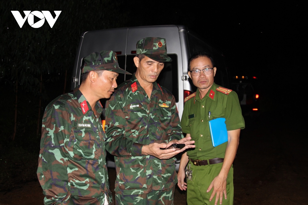 Định vị vị trí 1 trong 2 phi công trong vụ máy bay quân sự rơi tại bình Định hình ảnh 1 Dinh vi vi tri 1 trong 2 phi cong trong vu may bay quan su roi tai binh Dinh hinh anh 1