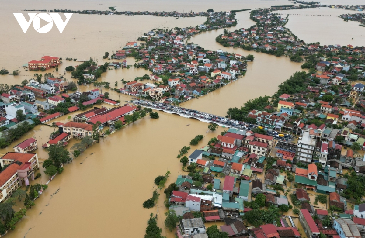 tình người trong những ngày góp gạo thổi cơm chung, giúp nhau vượt qua lũ dữ hình ảnh 1 tinh nguoi trong nhung ngay gop gao thoi com chung, giup nhau vuot qua lu du hinh anh 1
