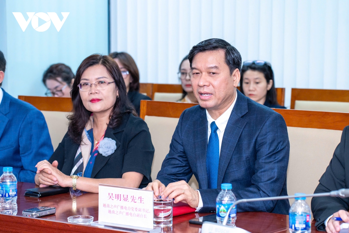 vov tiếp đón đoàn quảng tây tham dự lễ đóng máy bộ phim con đường phát triển hình ảnh 1 vov tiep don doan quang tay tham du le dong may bo phim con duong phat trien hinh anh 1