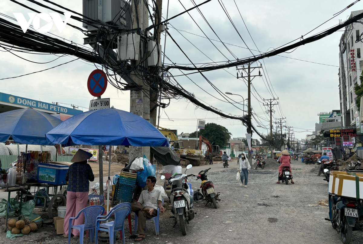 mặt bằng bàn giao từng đoạn khiến trụ điện chỏng chơ giữa đường tại tp.hcm hình ảnh 1 mat bang ban giao tung doan khien tru dien chong cho giua duong tai tp.hcm hinh anh 1