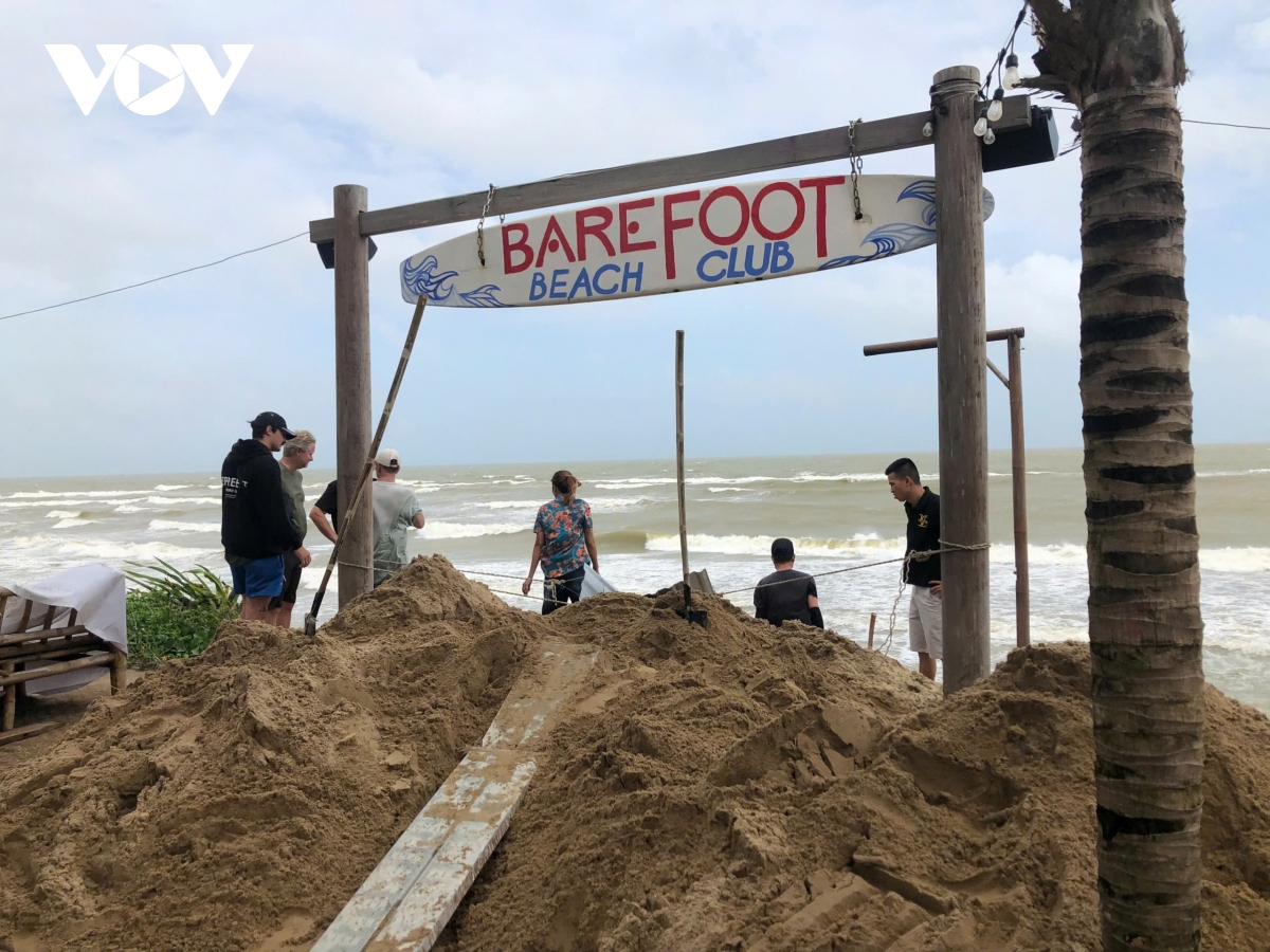 bãi biển hội an tiếp tục sạt lở nghiêm trọng hình ảnh 7 bai bien hoi an tiep tuc sat lo nghiem trong hinh anh 7